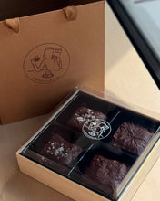 Load image into Gallery viewer, mochi brownies, orginial brownies 